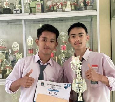 2 Orang Siswa MAN 1 Kota Padang Panjang Juara Lomba KREANAL